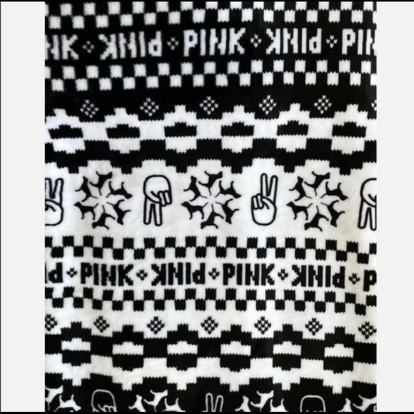Victoria’s Secret 50x60 Sherpa fuzzy PINK Sherpa Soft snuggly blanket-New